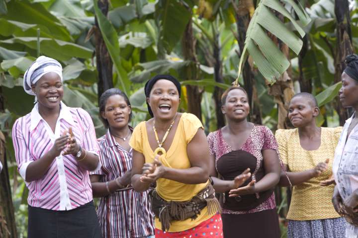 women singing uganda-720