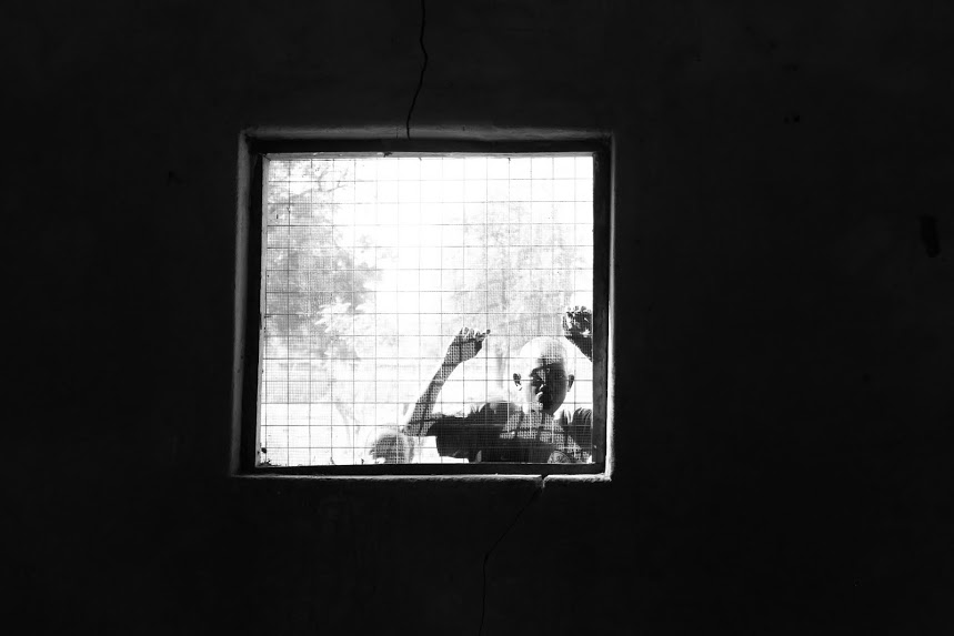 Looking outside the window at a BRAC primary school in Rumbek, South Sudan. (Photo: BRAC/Manisha Bhinge)